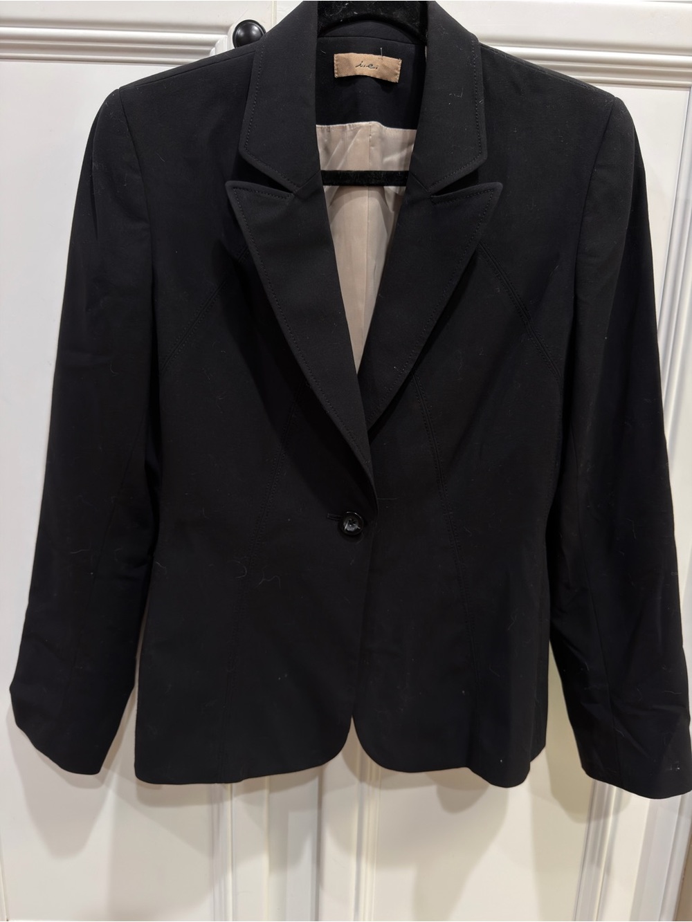 Classic Black Single-Button Women's Blazer